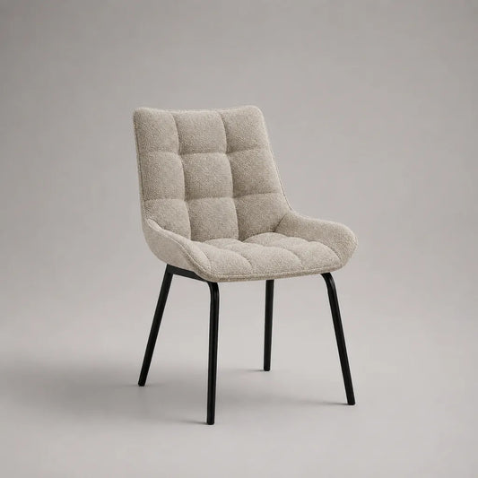Sedia da pranzo imbottita in tessuto bouclé beige con gambe in metallo nero, 58 x 61 x 83 cm